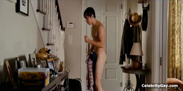 Justin Long Nude. 