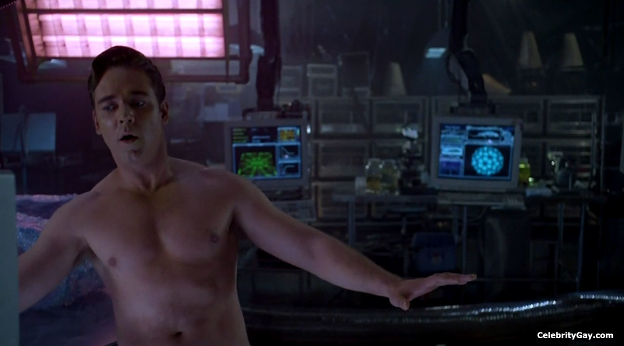 Russell Crowe Nude. 