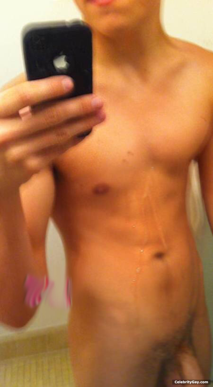 Dylan sprouse nude photos